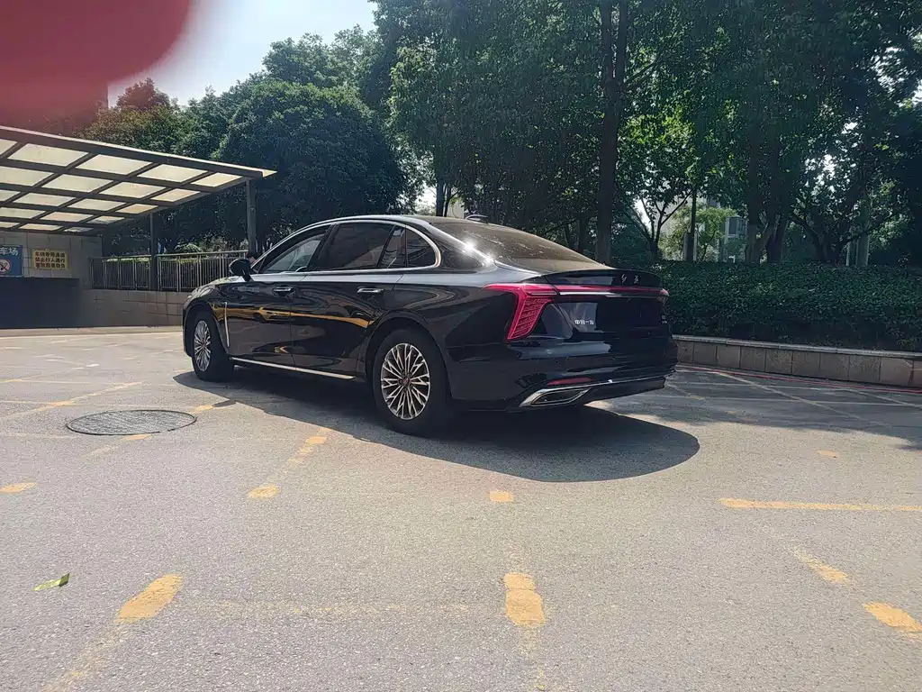 Hongqi Hongqi H5 — миниатюра 7