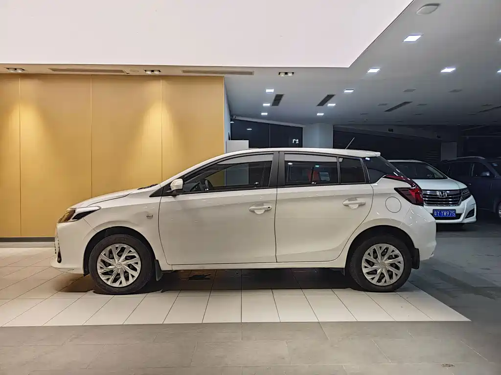 Toyota Vios FS — миниатюра 6