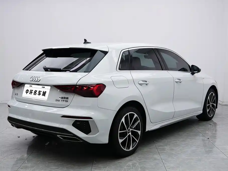 Audi A3 - фото 6