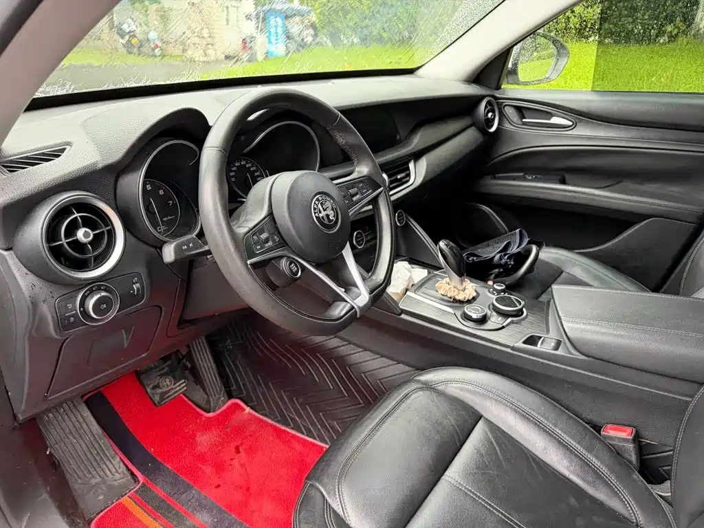 Alfa Romeo Stelvio — миниатюра 7