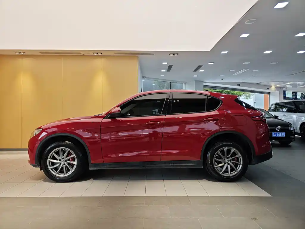 Alfa Romeo Stelvio — миниатюра 6