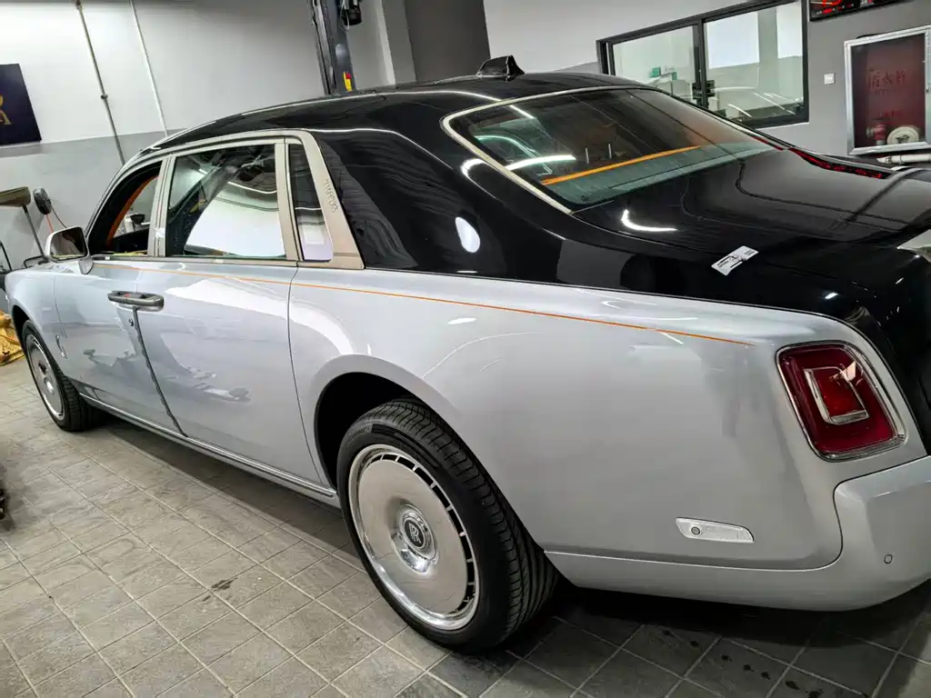 Rolls-Royce Phantom — миниатюра 3