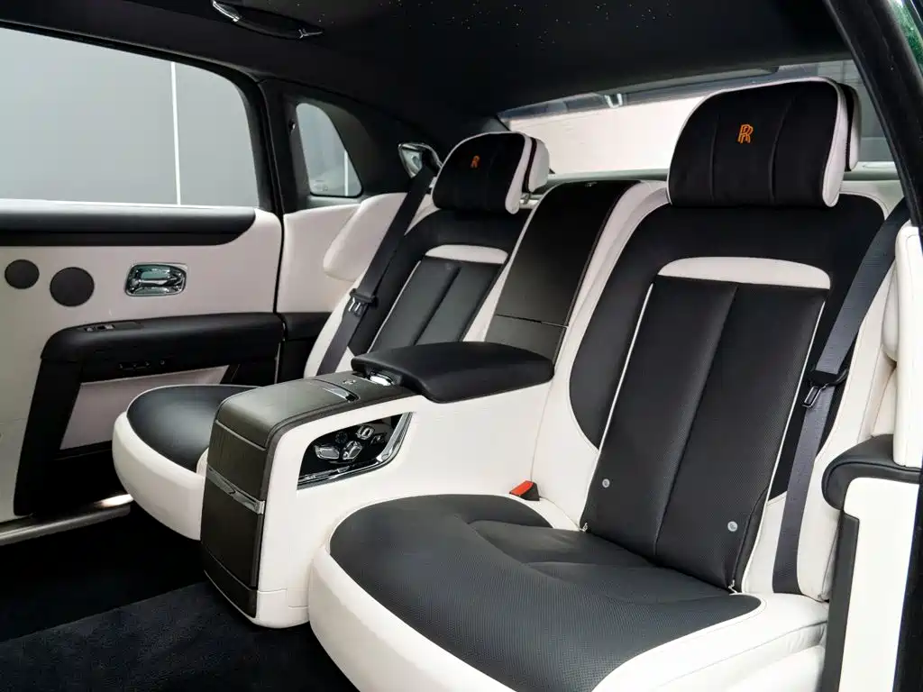 Rolls-Royce Ghost — миниатюра 12