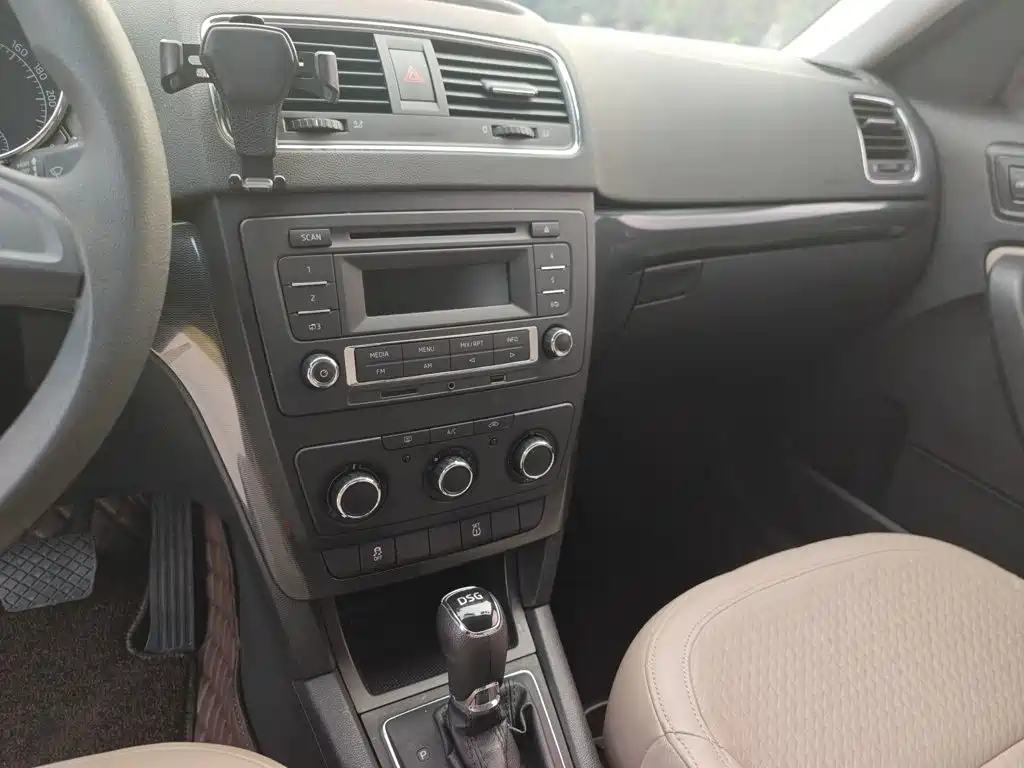 Skoda Yeti — миниатюра 12
