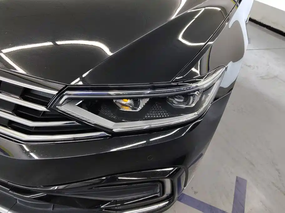 Volkswagen Magotan PHEV — миниатюра 5