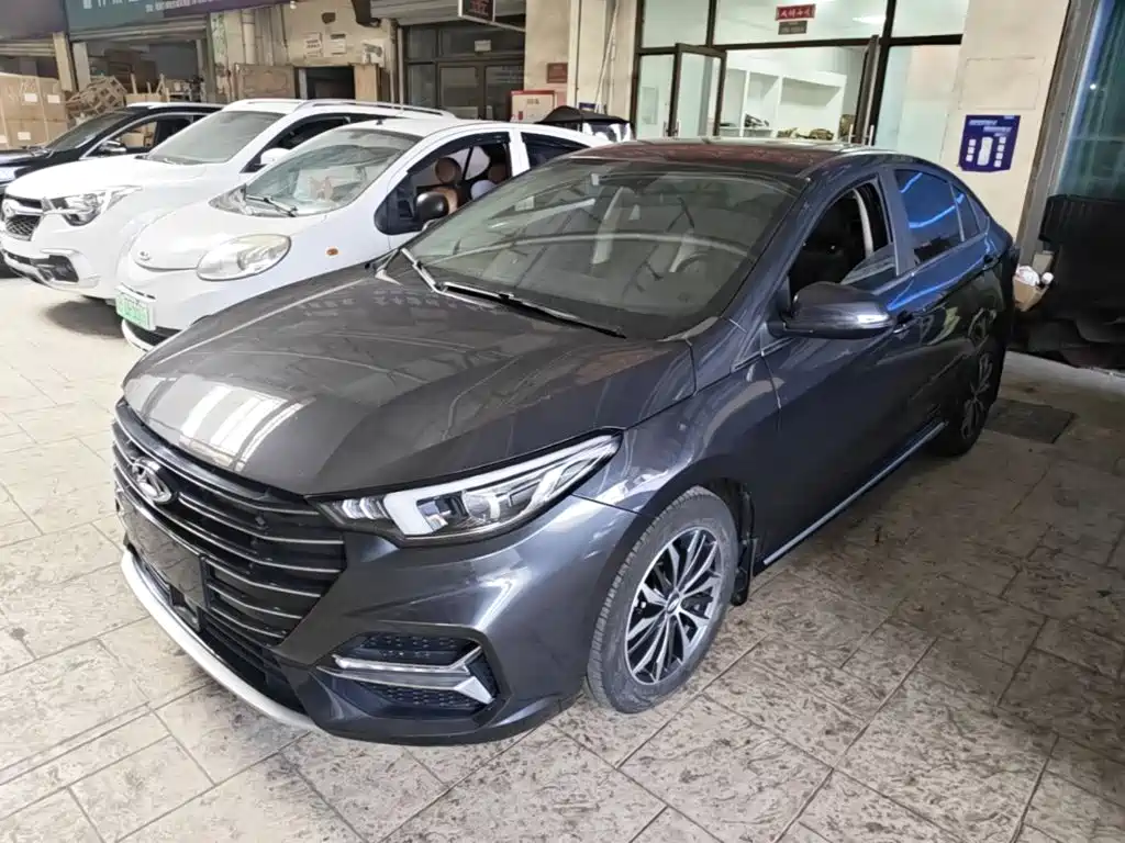 Chery Arrizo 5 PLUS