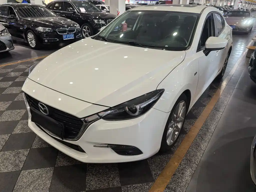 Mazda Mazda3 3 2017 2.0L AT Luxury V