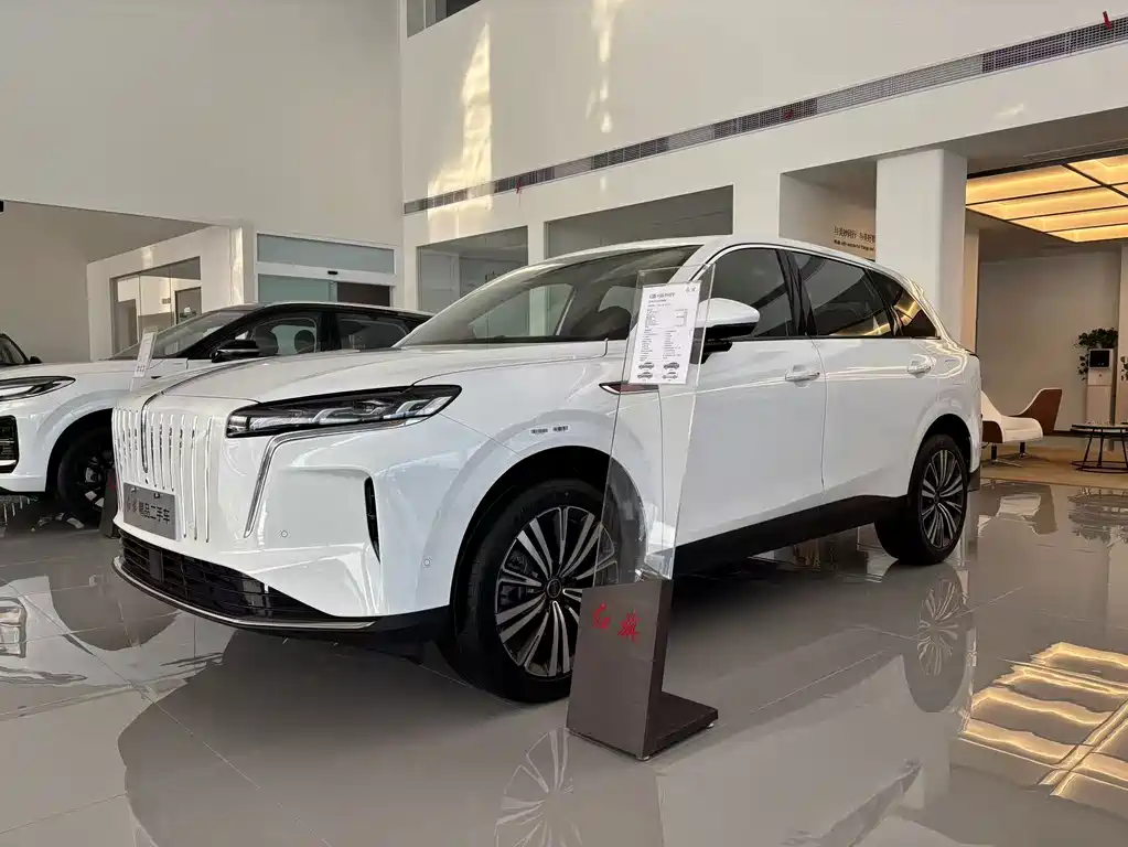 Hongqi Красный флаг HS6 PHEV