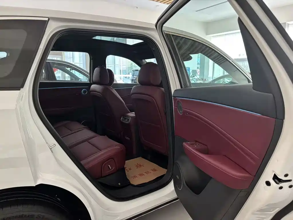 Hongqi Красный флаг HS6 PHEV — миниатюра 8