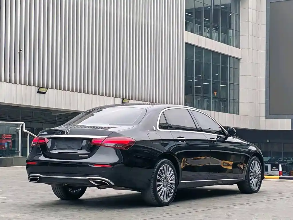 MERCEDES-BENZ E CLASS