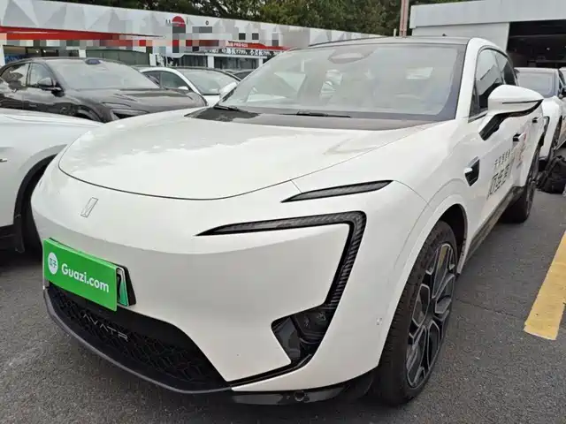2025 Avatr 11