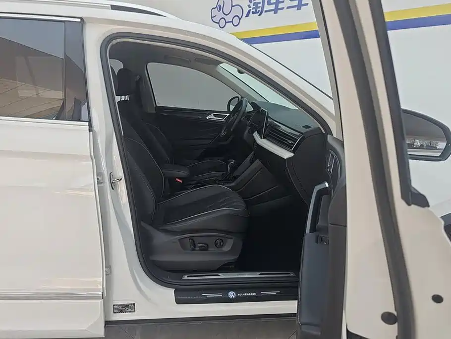 Volkswagen Tiguan L — миниатюра 8