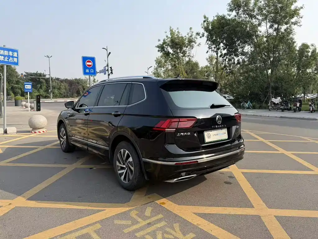 Volkswagen Tiguan L PHEV — миниатюра 7