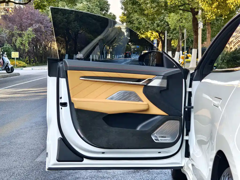 ZEEKR EXTREME KRYPTON 001