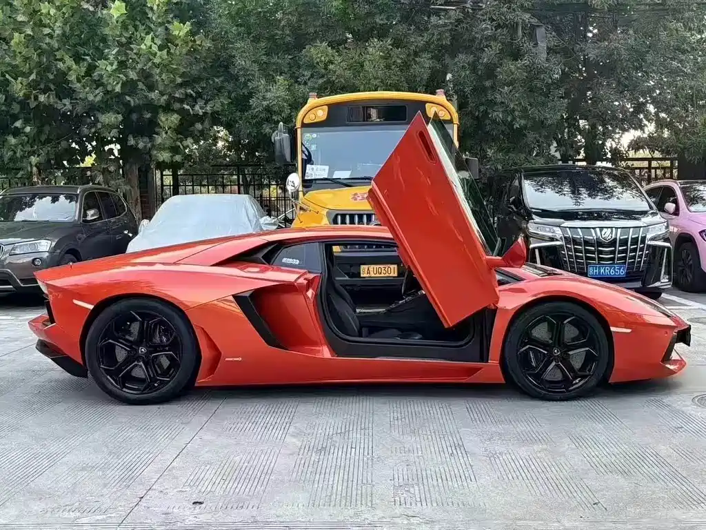 Lamborghini Aventador — миниатюра 6