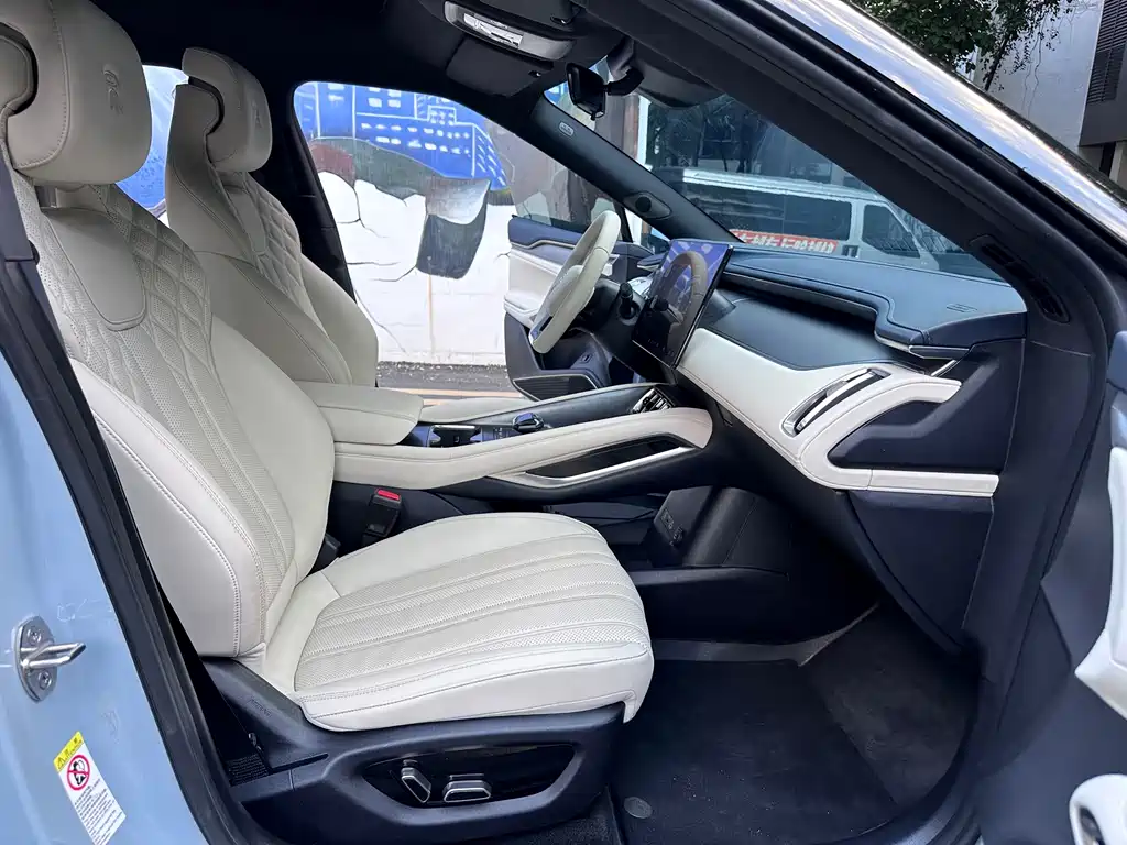 BYD L EV — миниатюра 10