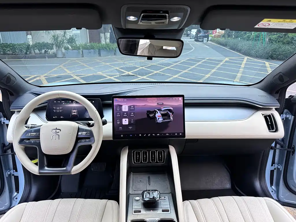 BYD L EV — миниатюра 8