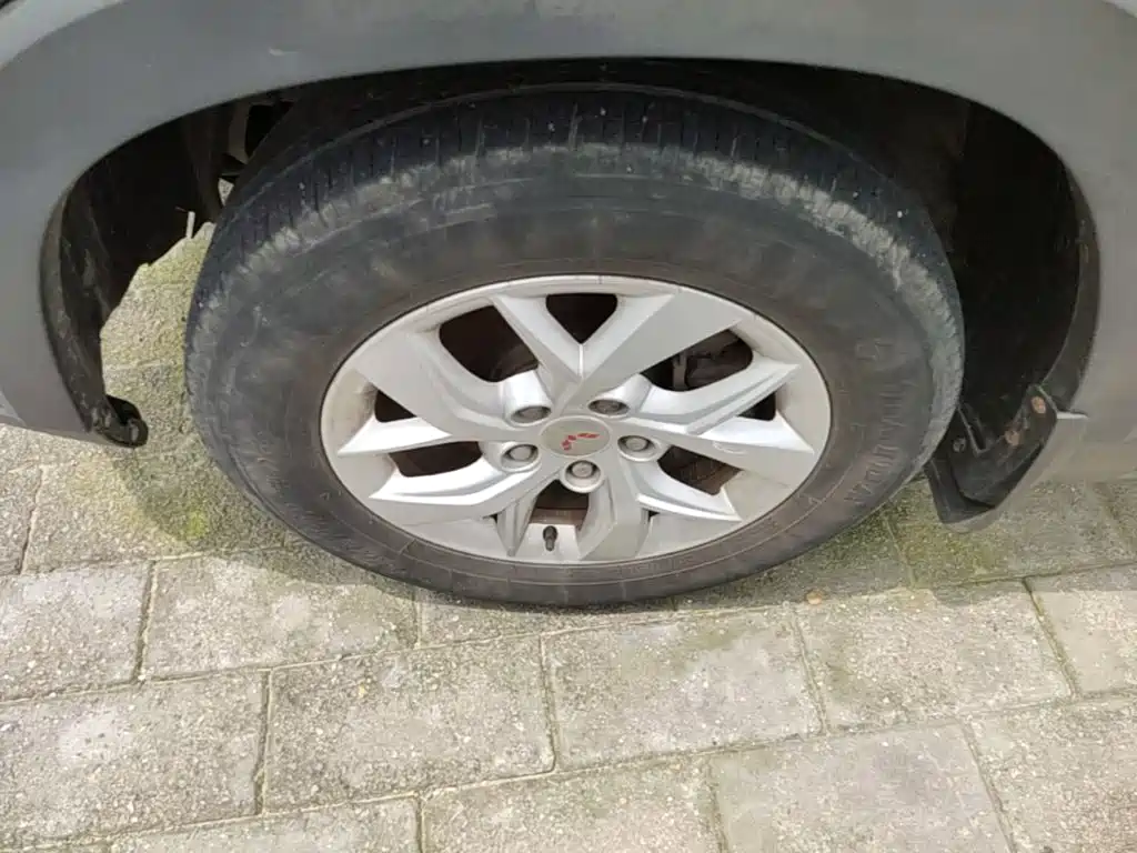 Wuling Hongguang S3 — миниатюра 23