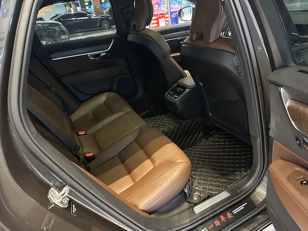 Volvo V90 — миниатюра 7