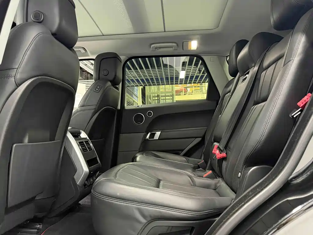 Land Rover Sport PHEV — миниатюра 5
