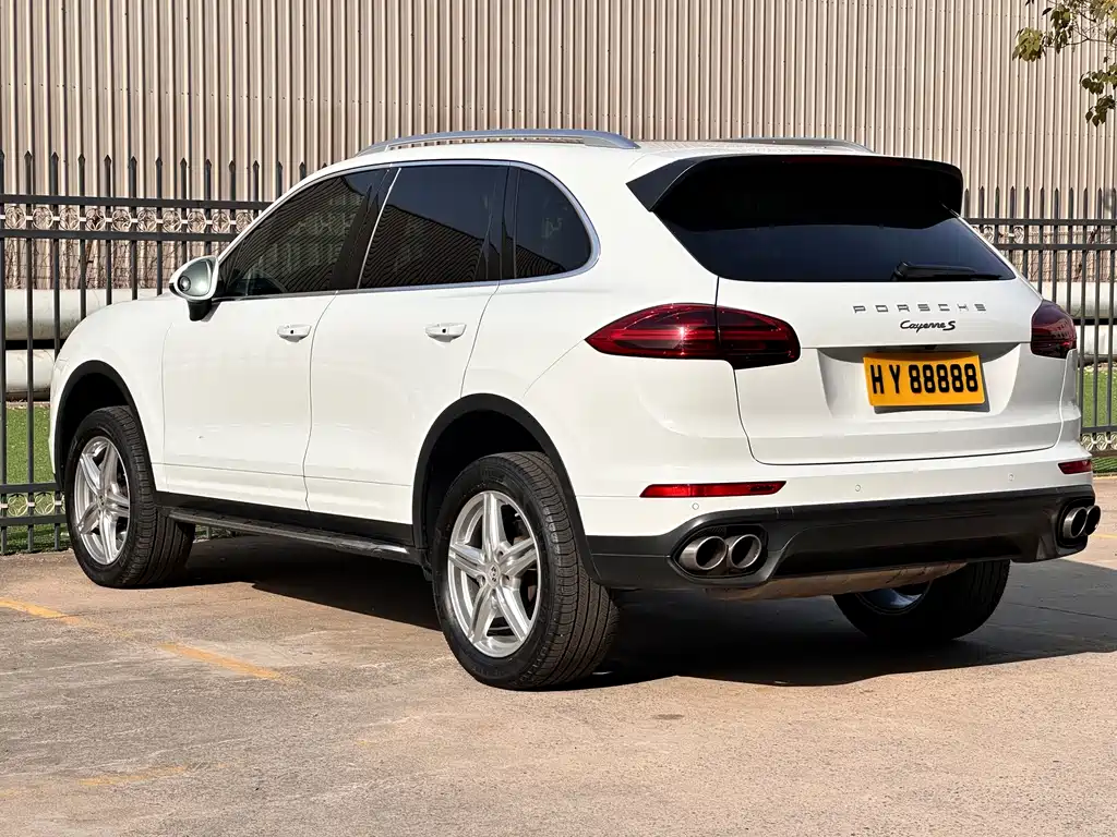 PORSCHE CAYENNE