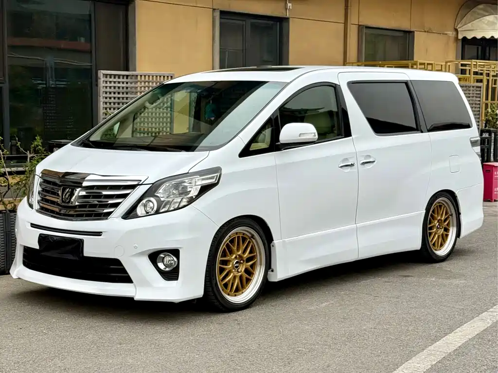 Toyota Alphard 2014