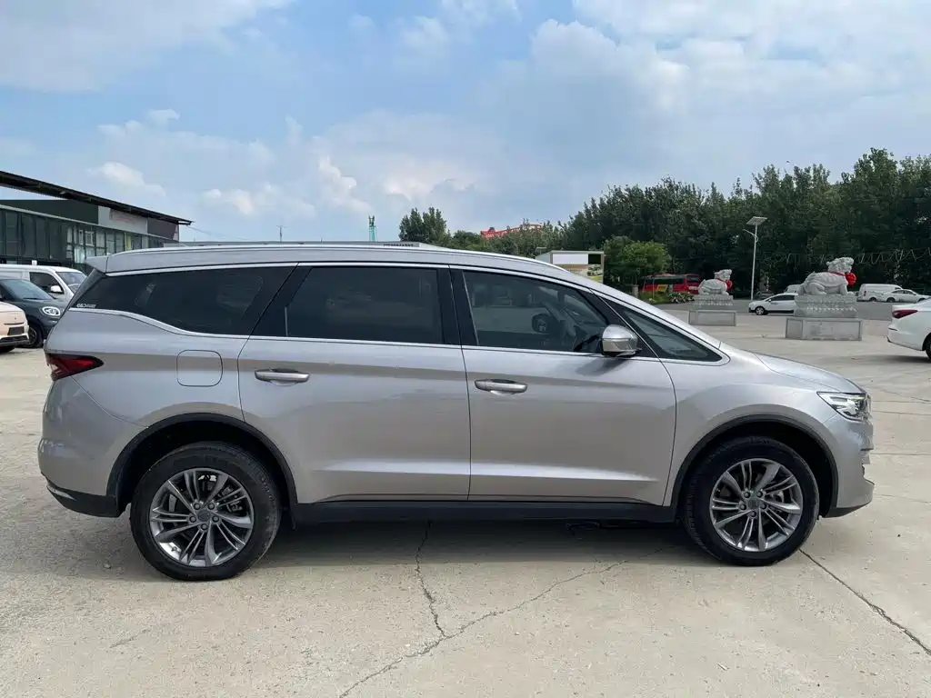 Geely Jia Ji New Energy — миниатюра 4
