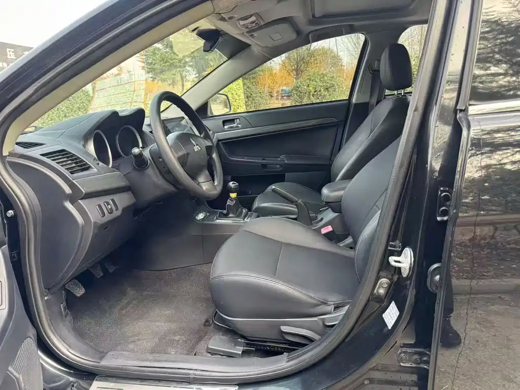 Mitsubishi Lancer EX — миниатюра 7