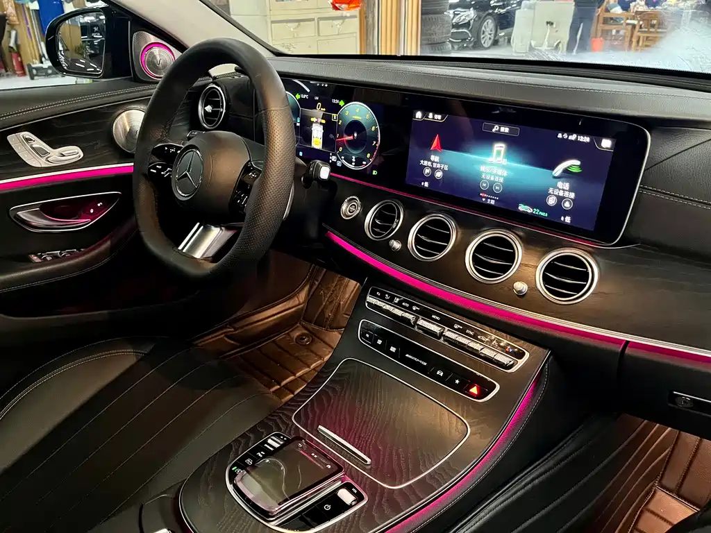 MERCEDES-BENZ E CLASS