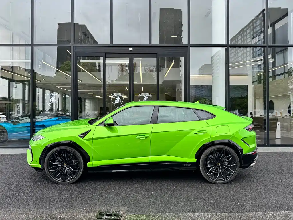 Lamborghini Urus SE 2025 4.0T Standard