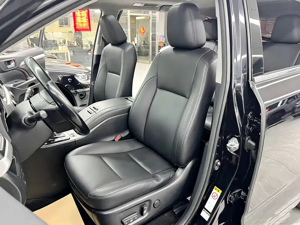 Toyota Highlander — миниатюра 12