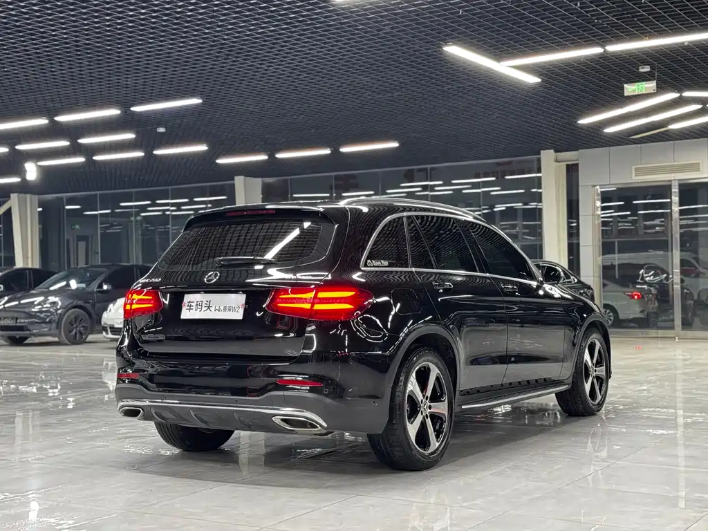 MERCEDES-BENZ GLC
