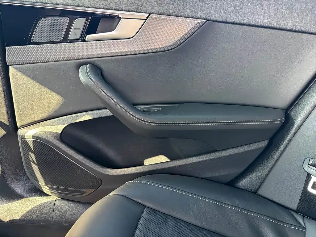 Audi A4L — миниатюра 17
