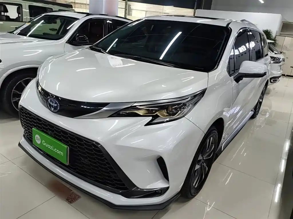 Toyota Granvia 2023 2.5L Luxury