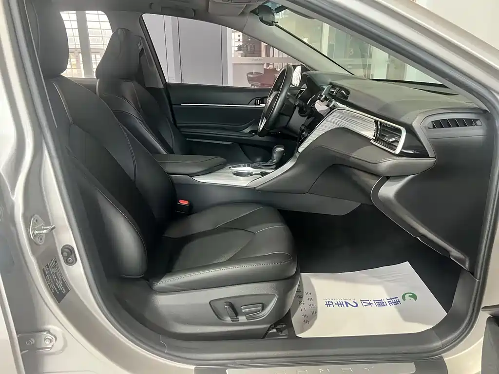 Toyota Camry — миниатюра 9