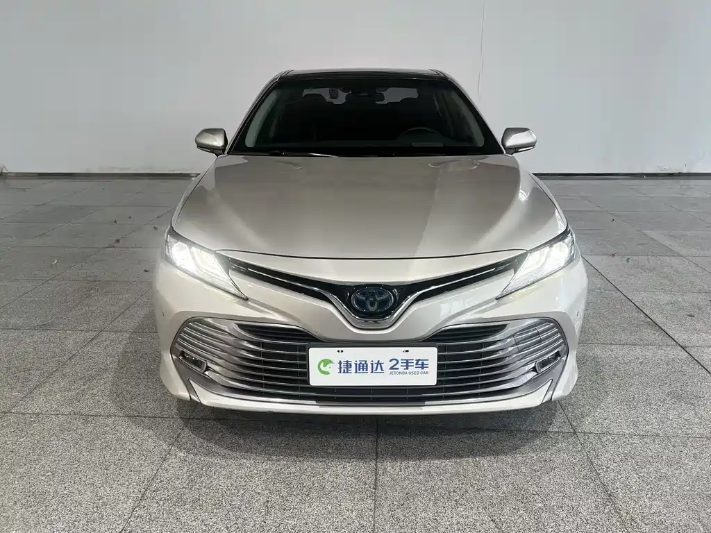 Toyota Camry — миниатюра 14