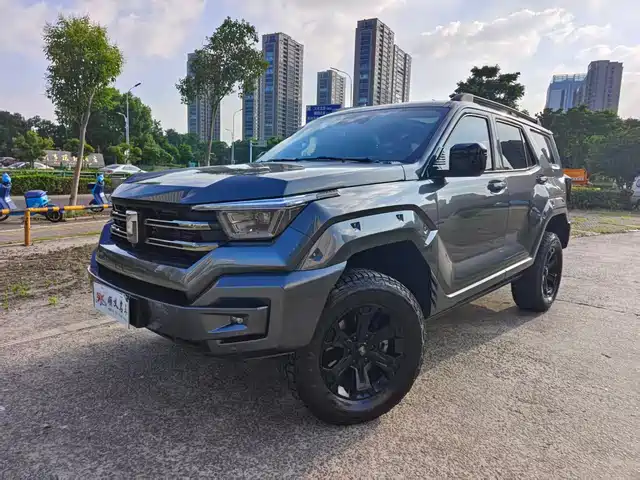 2025 TANK 400