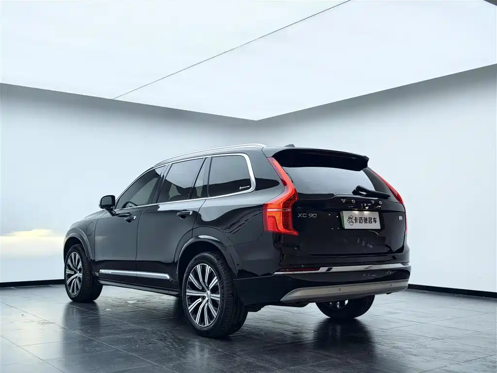 Volvo XC90 2022 E T8 Luxury 7 мест