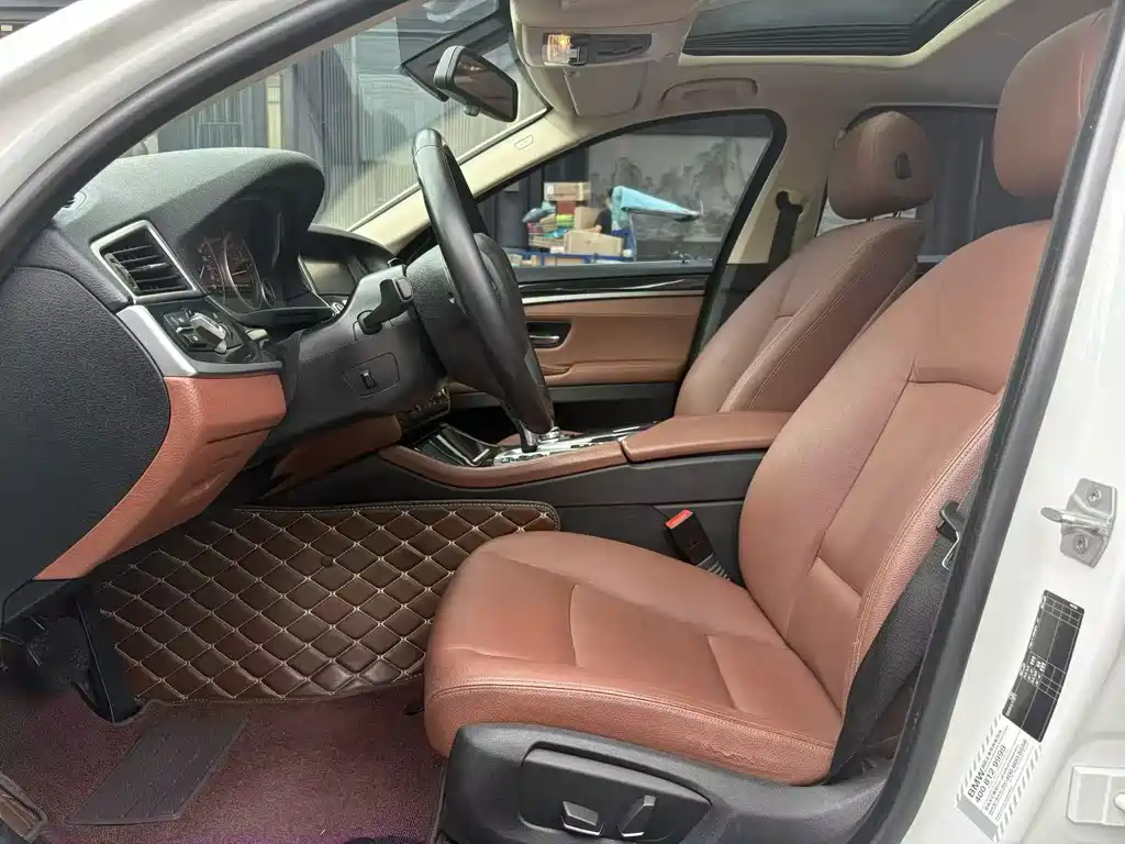 BMW 5 Series — миниатюра 8