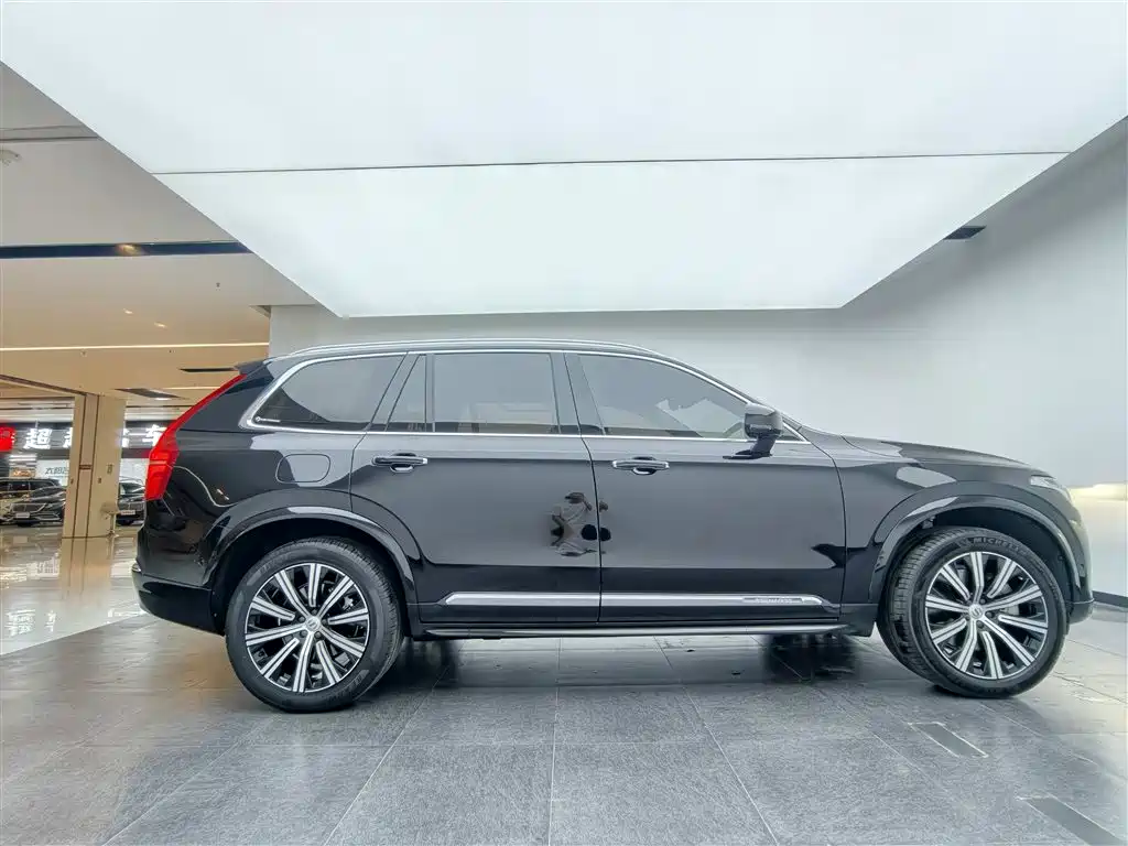 Volvo XC90 2022 E T8 Luxury 7 мест