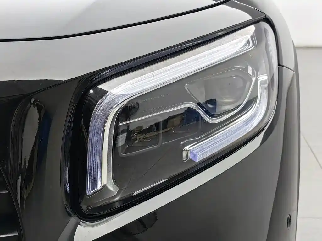 Mercedes-Benz GLB AMG — миниатюра 7