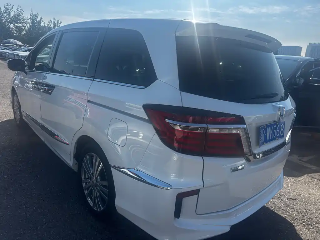 Honda Elysion — миниатюра 10