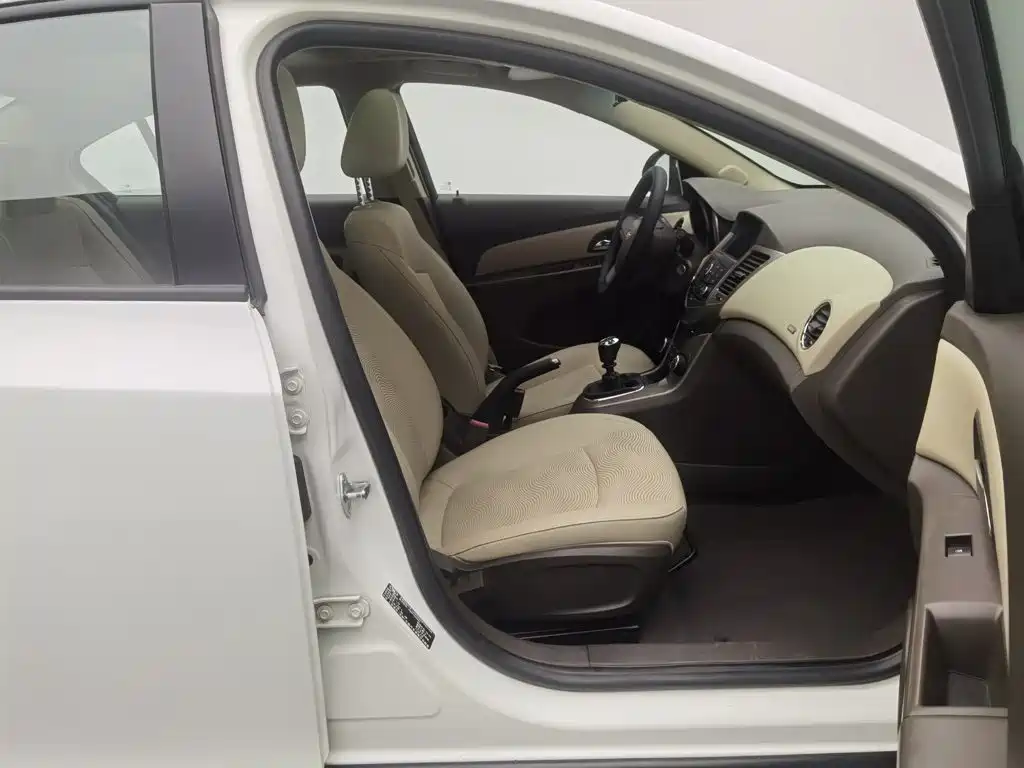 Chevrolet Cruze — миниатюра 23