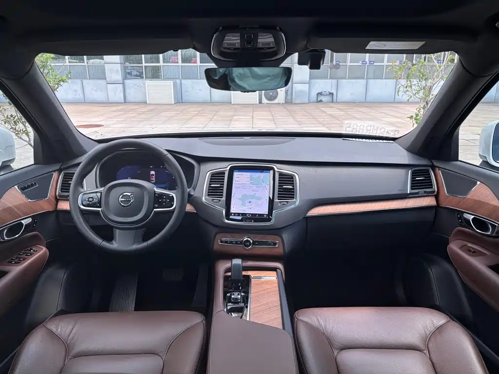 Volvo XC90 2023 B5 Luxury 5 мест