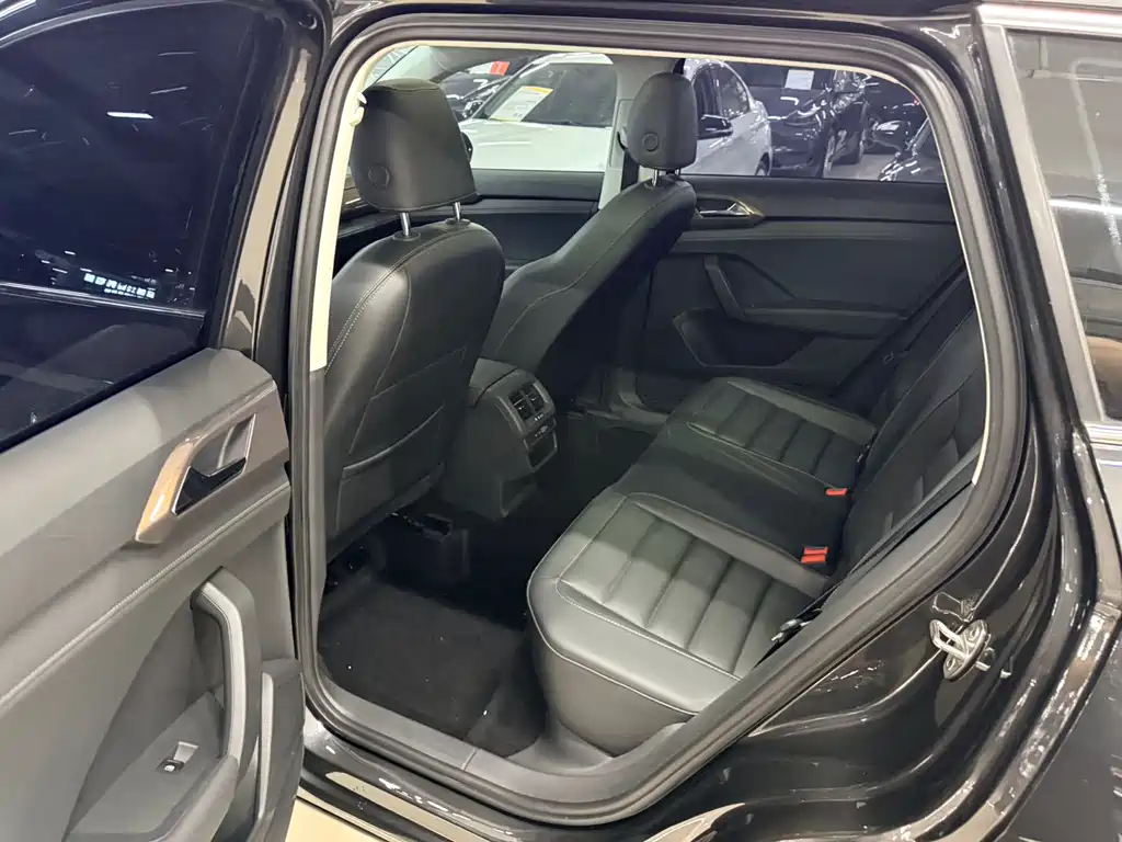 Volkswagen Tharu 2022 280TSI Luxury