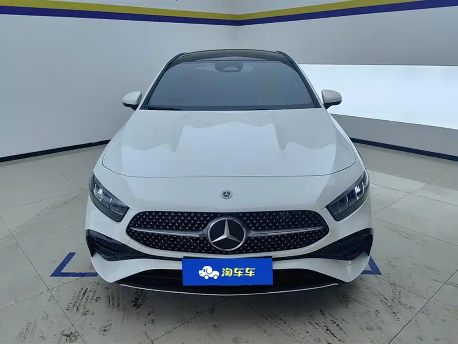 Mercedes-Benz A-Class A 2023 A 200 L Fashion