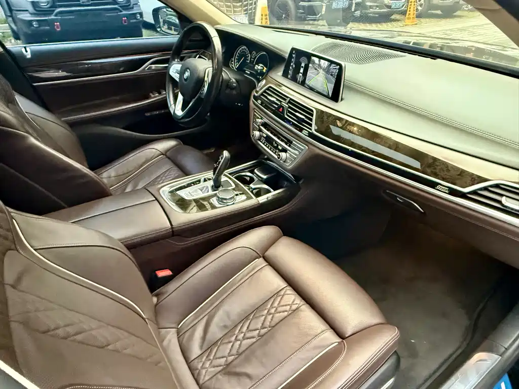 BMW 7 Series 7 2016 740Li Lead