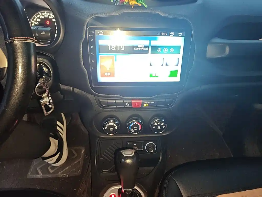 Jeep Renegade — миниатюра 14