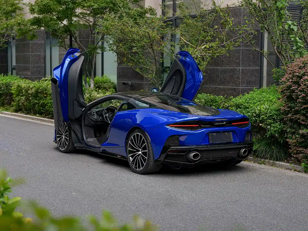 McLaren GT — миниатюра 6