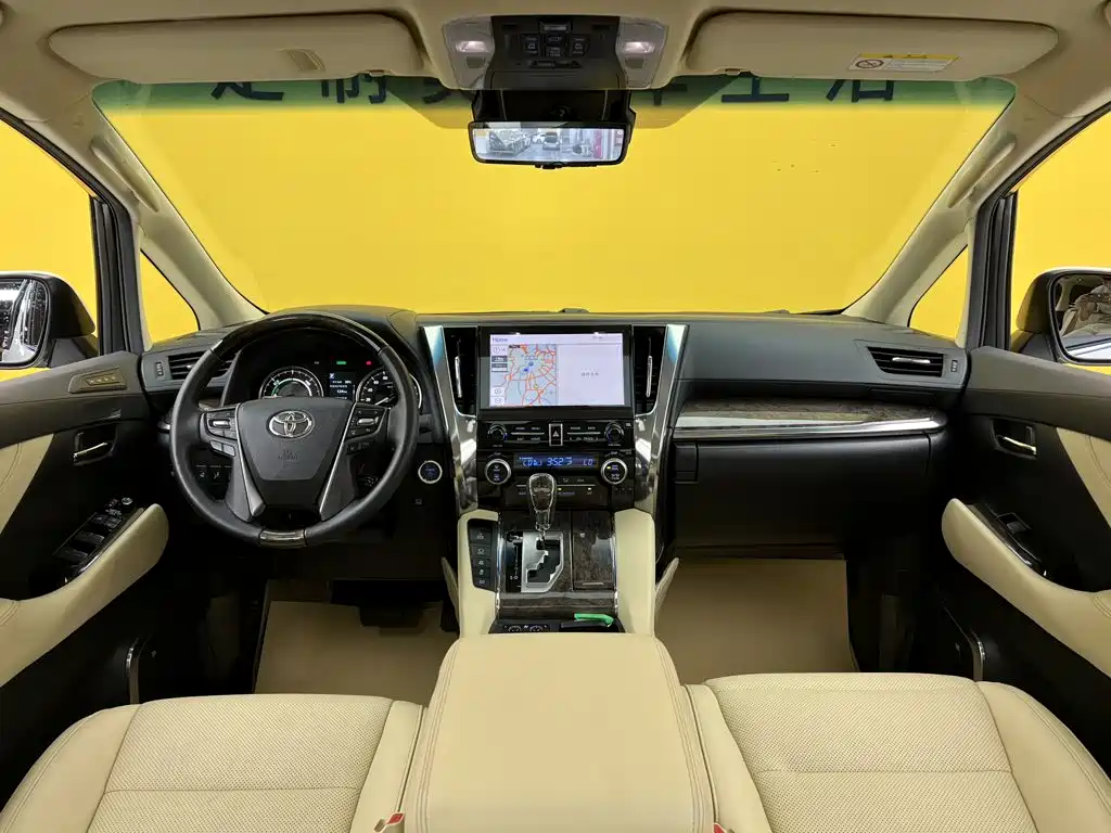 Toyota Alphard — миниатюра 14